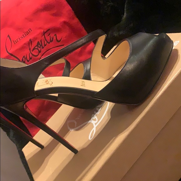 BRAND NEW! Pristine condition! - Picture 3 of 7